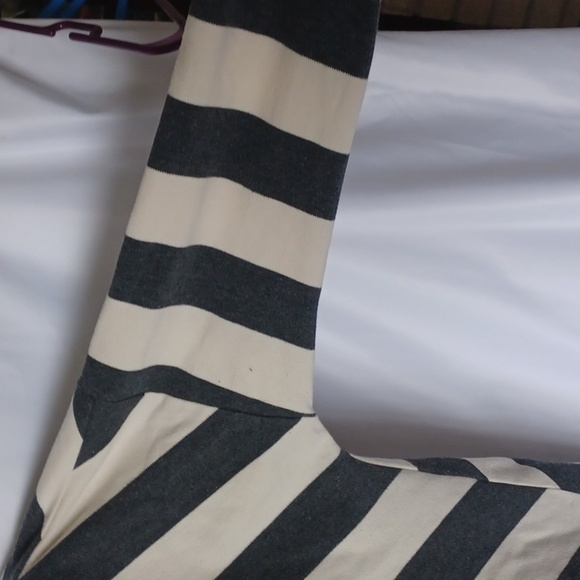 Doe and Rae Chevron Striped sweatshirt, cream & gray, soft, stretchy - Picture 3 of 7